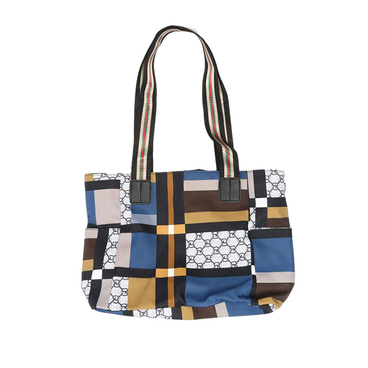 Кои се предностите на торбите за патување со големо рамо